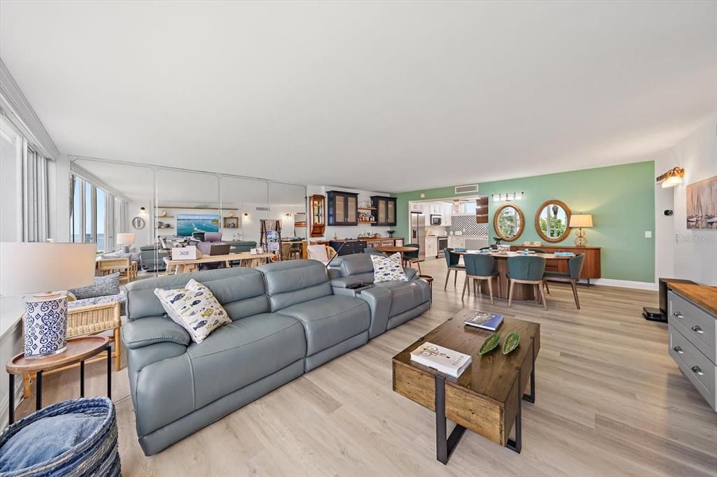 For Sale: $1,325,000 (2 beds, 2 baths, 1492 Square Feet)