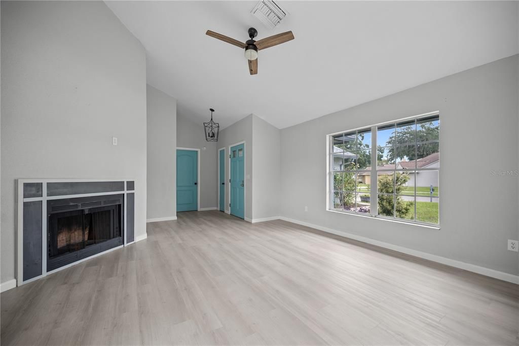 For Sale: $380,000 (3 beds, 2 baths, 1787 Square Feet)