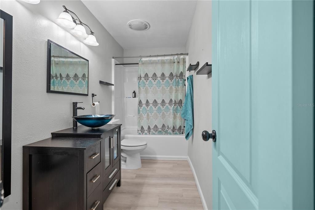 For Sale: $380,000 (3 beds, 2 baths, 1787 Square Feet)