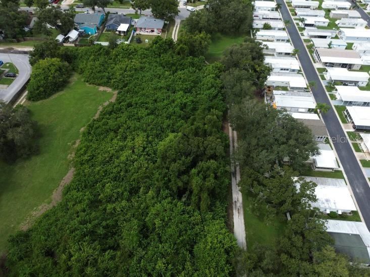 待售: $1,400,000 (3.73 acres)