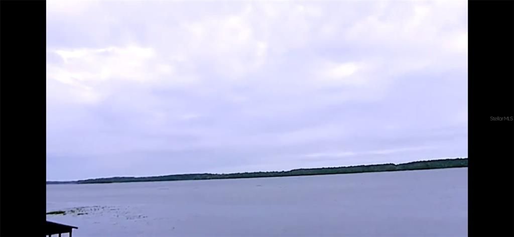 待售: $1,400,000 (3.73 acres)