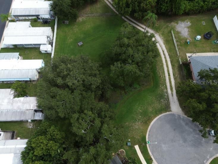 待售: $1,400,000 (3.73 acres)
