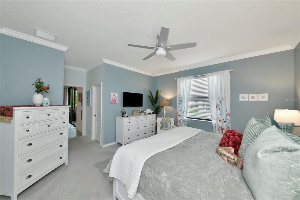 For Sale: $574,999 (4 beds, 3 baths, 2016 Square Feet)
