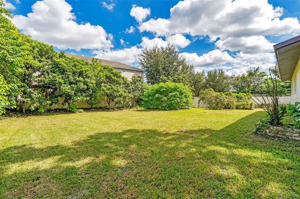 For Sale: $450,000 (2 beds, 2 baths, 1406 Square Feet)