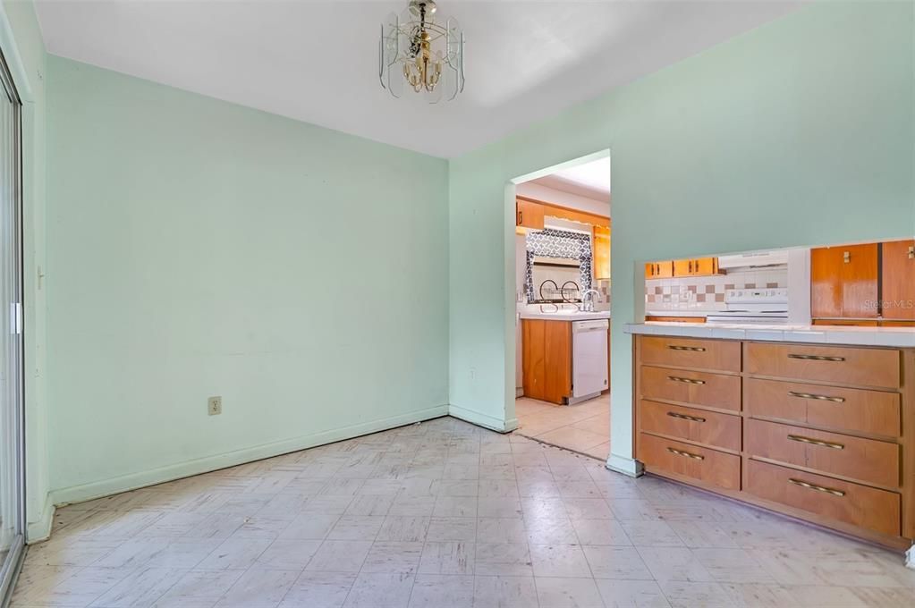 For Sale: $450,000 (2 beds, 2 baths, 1406 Square Feet)