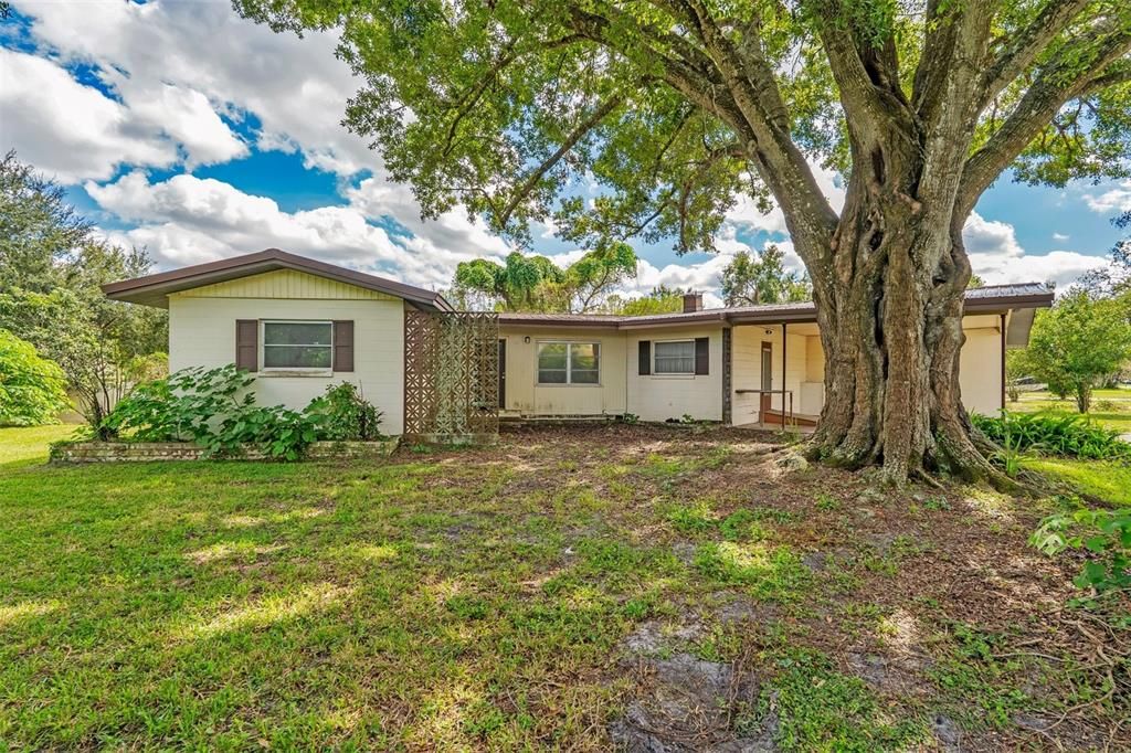 For Sale: $450,000 (2 beds, 2 baths, 1406 Square Feet)