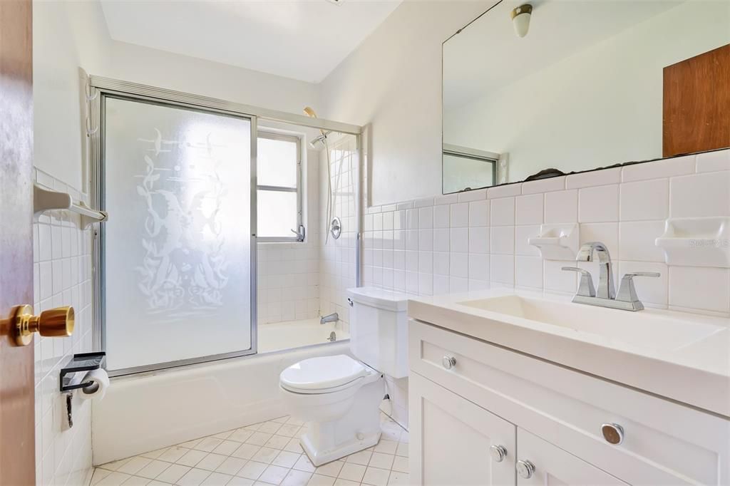 For Sale: $450,000 (2 beds, 2 baths, 1406 Square Feet)