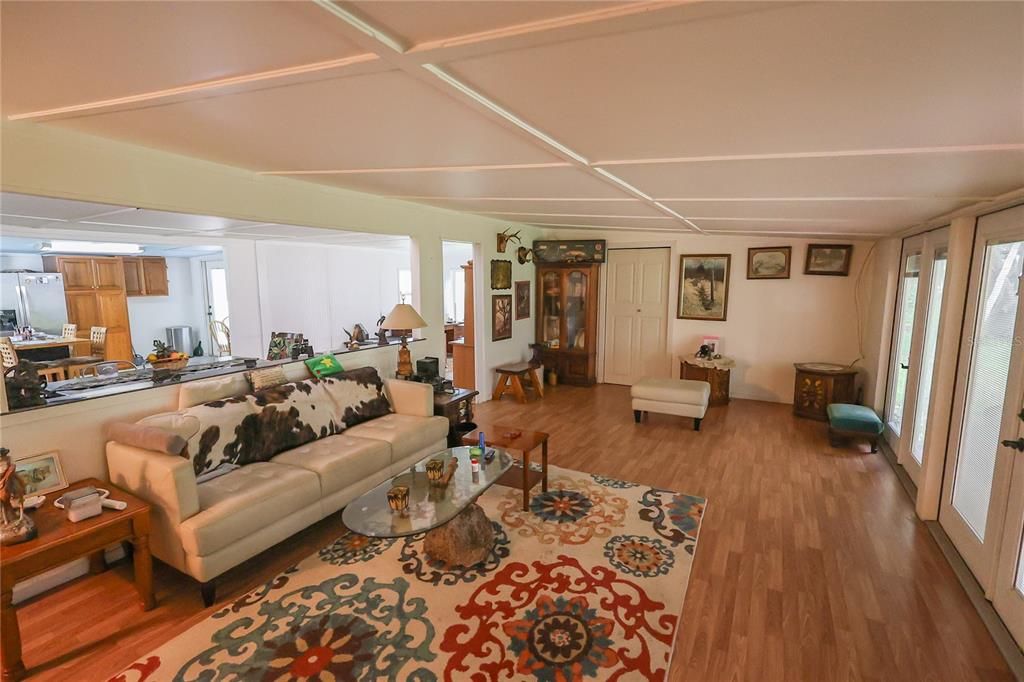 En Venta: $339,900 (2 camas, 2 baños, 672 Pies cuadrados)