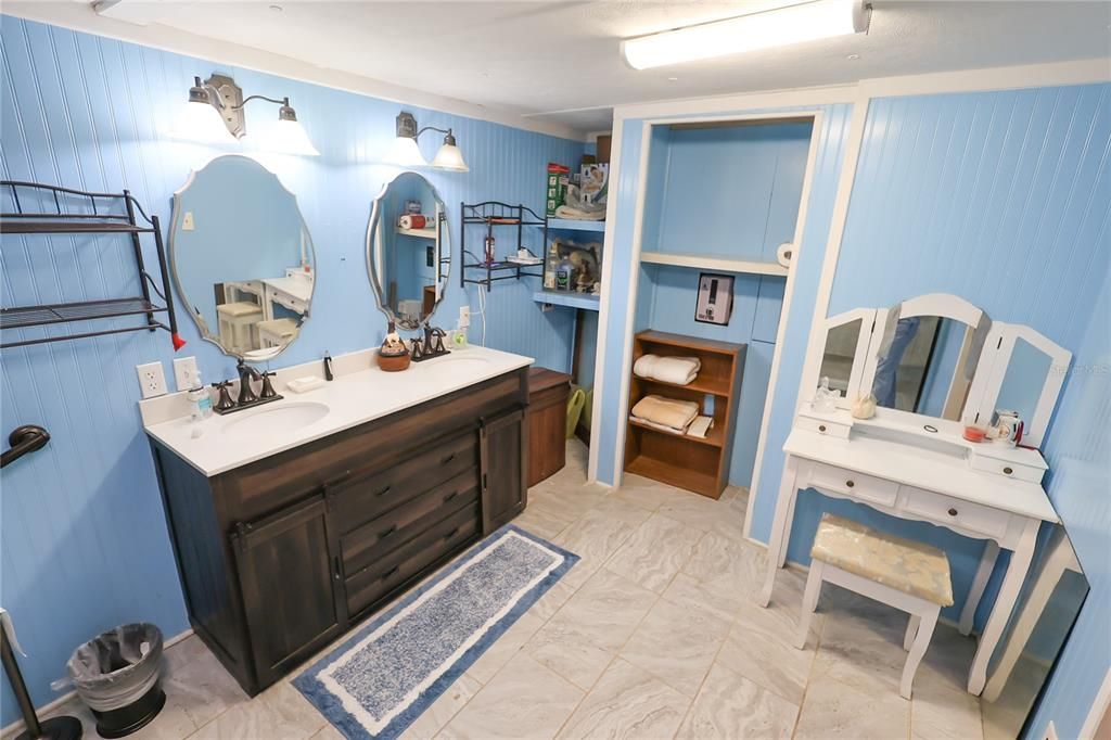 En Venta: $339,900 (2 camas, 2 baños, 672 Pies cuadrados)