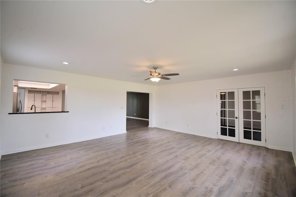 For Sale: $335,000 (3 beds, 2 baths, 2148 Square Feet)