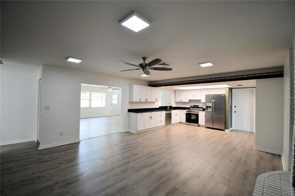 For Sale: $335,000 (3 beds, 2 baths, 2148 Square Feet)