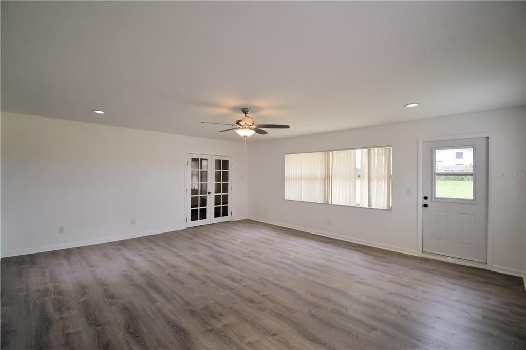 For Sale: $335,000 (3 beds, 2 baths, 2148 Square Feet)
