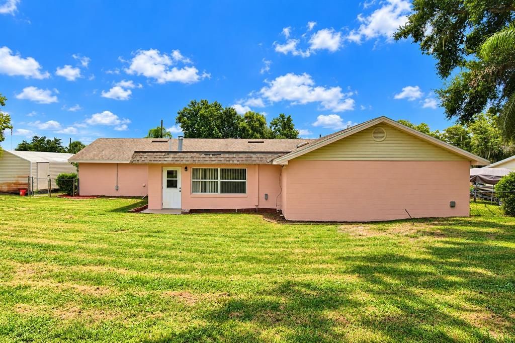 For Sale: $335,000 (3 beds, 2 baths, 2148 Square Feet)