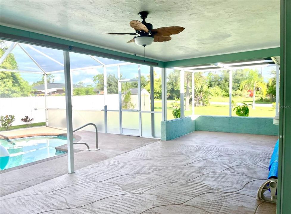 For Sale: $282,000 (2 beds, 2 baths, 1142 Square Feet)