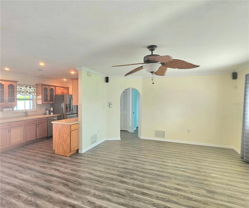 For Sale: $282,000 (2 beds, 2 baths, 1142 Square Feet)