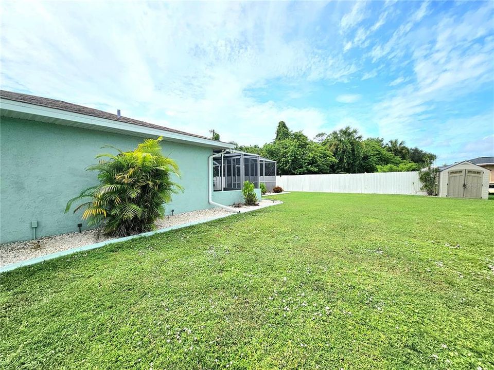 For Sale: $282,000 (2 beds, 2 baths, 1142 Square Feet)