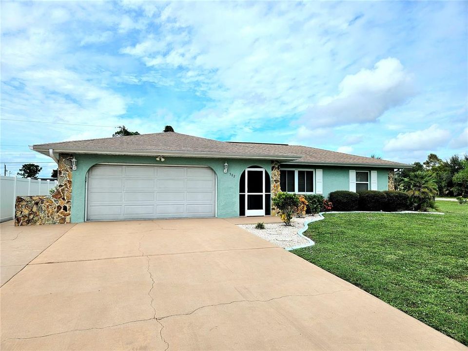 For Sale: $282,000 (2 beds, 2 baths, 1142 Square Feet)