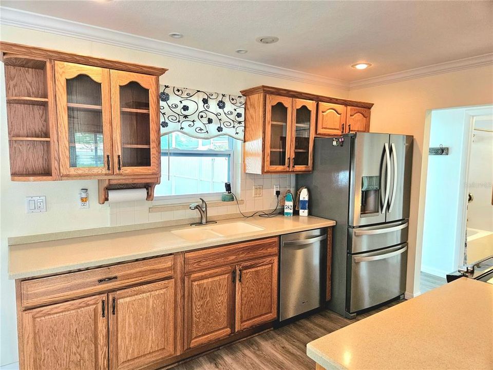 For Sale: $282,000 (2 beds, 2 baths, 1142 Square Feet)