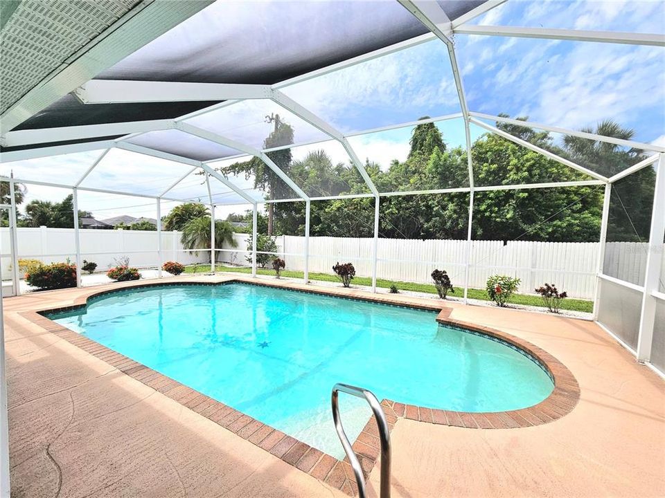 For Sale: $282,000 (2 beds, 2 baths, 1142 Square Feet)