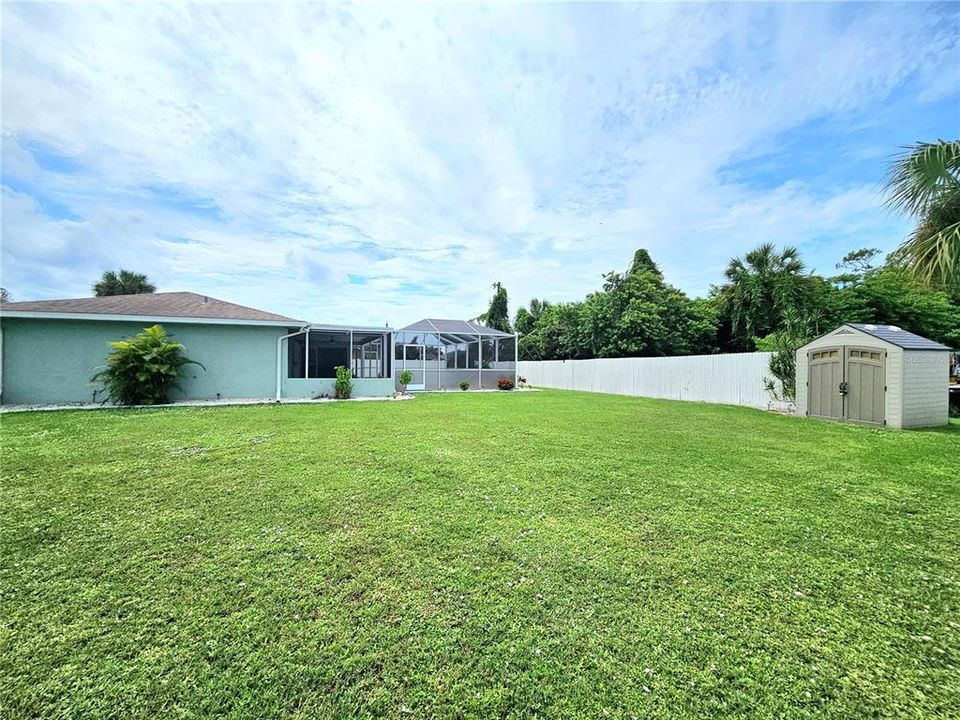 For Sale: $282,000 (2 beds, 2 baths, 1142 Square Feet)
