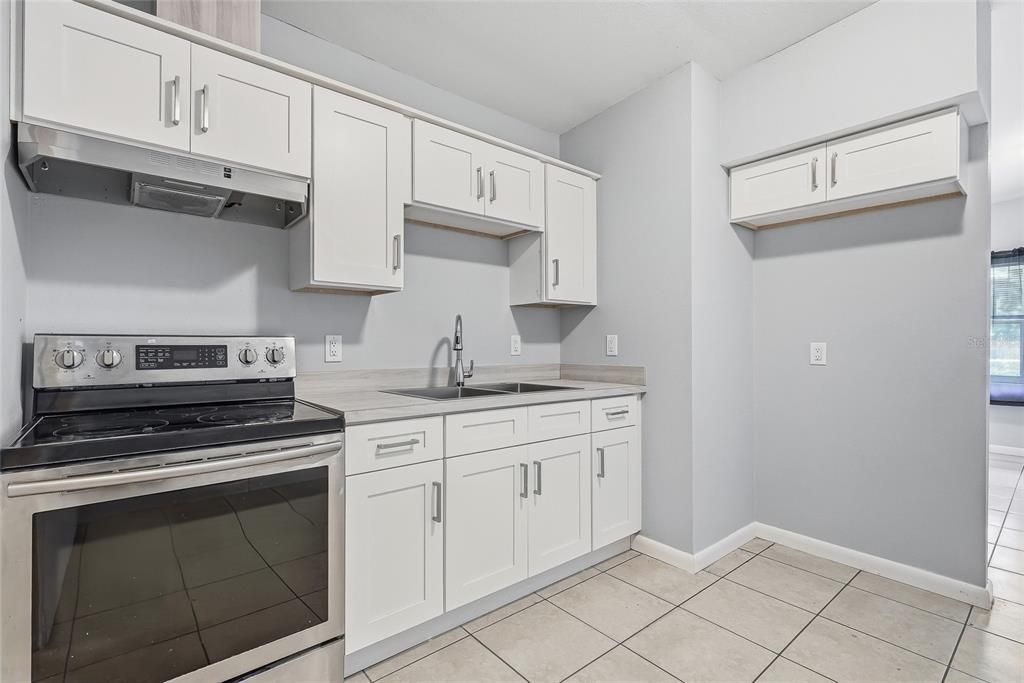 For Sale: $519,999 (0 beds, 0 baths, 1571 Square Feet)