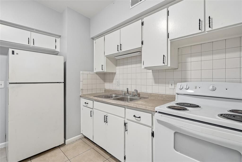 For Sale: $519,999 (0 beds, 0 baths, 1571 Square Feet)