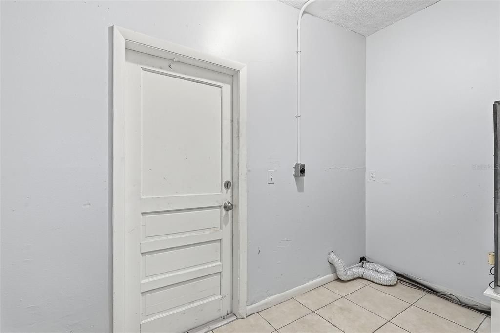 For Sale: $519,999 (0 beds, 0 baths, 1571 Square Feet)