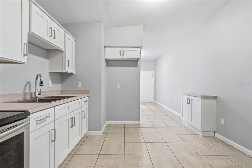 For Sale: $519,999 (0 beds, 0 baths, 1571 Square Feet)