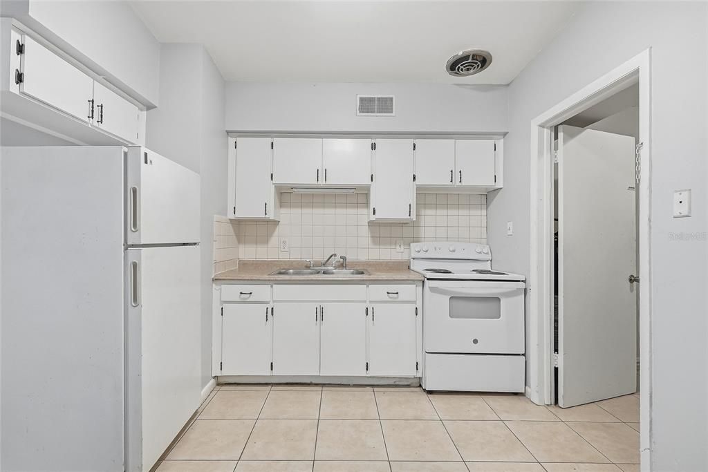 For Sale: $519,999 (0 beds, 0 baths, 1571 Square Feet)