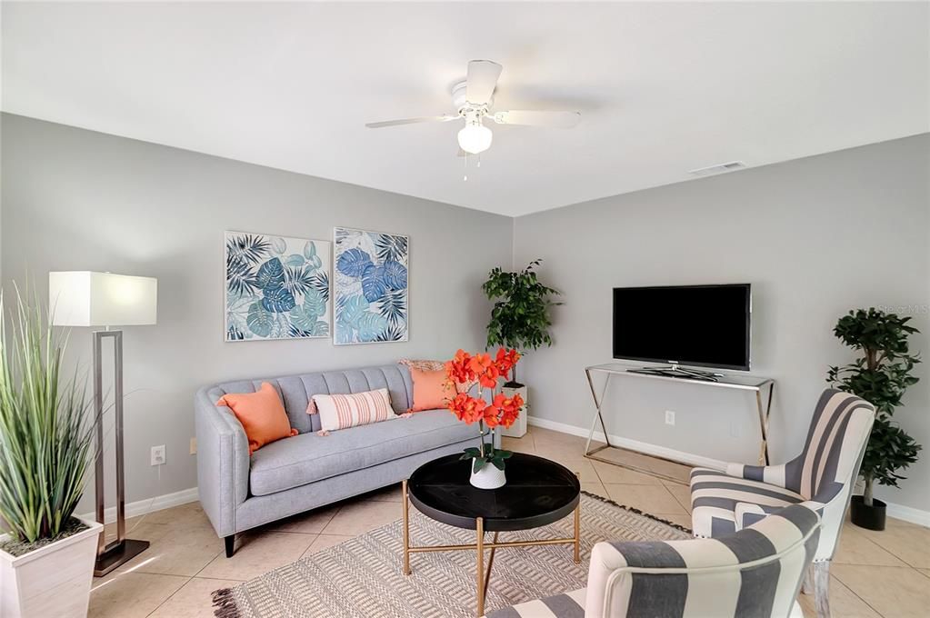 For Sale: $279,900 (3 beds, 2 baths, 1200 Square Feet)