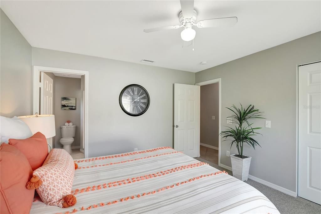 For Sale: $279,900 (3 beds, 2 baths, 1200 Square Feet)