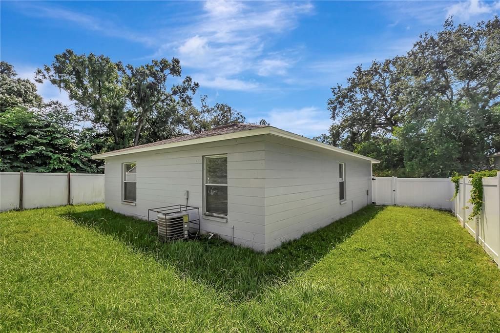 For Sale: $279,900 (3 beds, 2 baths, 1200 Square Feet)
