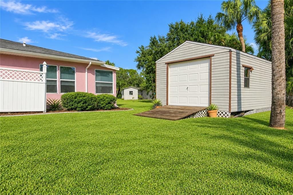 For Sale: $239,900 (2 beds, 2 baths, 1176 Square Feet)