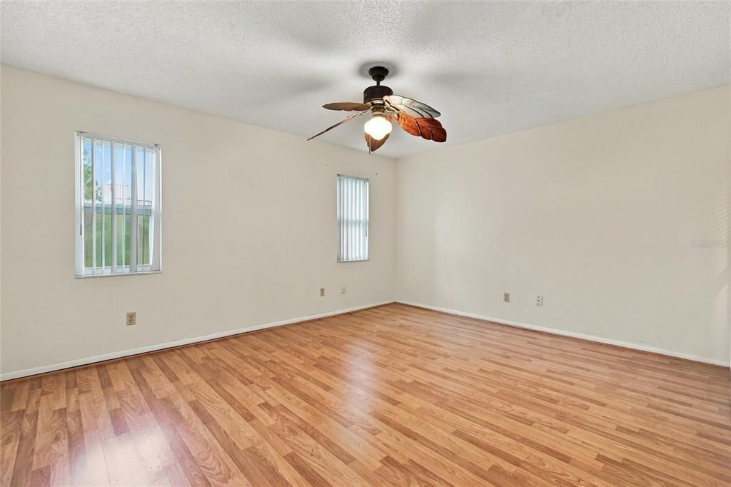 For Sale: $239,900 (2 beds, 2 baths, 1176 Square Feet)