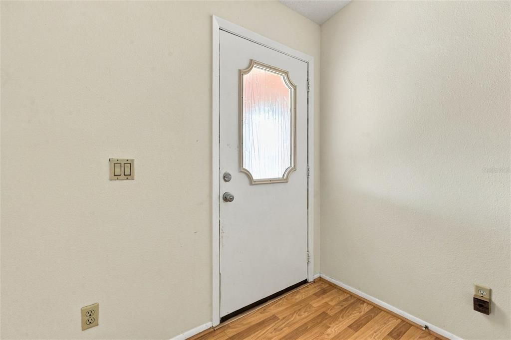 For Sale: $239,900 (2 beds, 2 baths, 1176 Square Feet)
