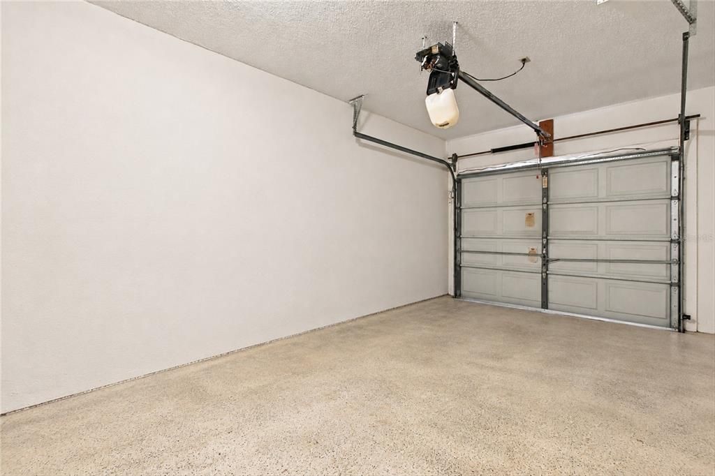 For Sale: $239,900 (2 beds, 2 baths, 1176 Square Feet)