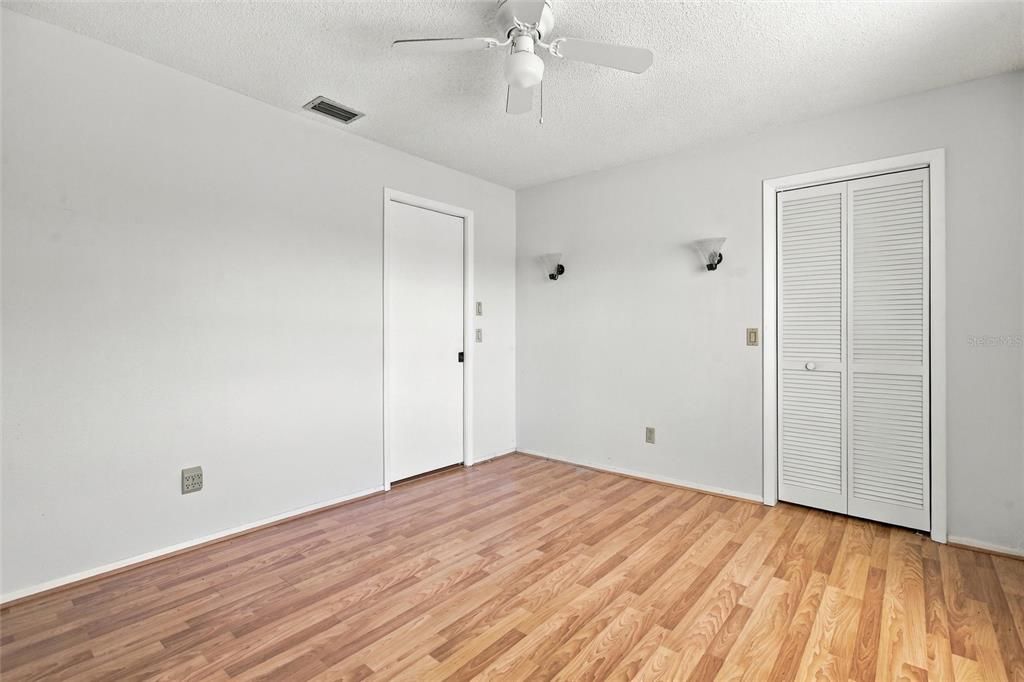 For Sale: $239,900 (2 beds, 2 baths, 1176 Square Feet)