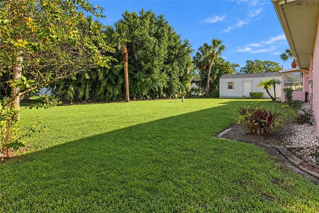 For Sale: $239,900 (2 beds, 2 baths, 1176 Square Feet)