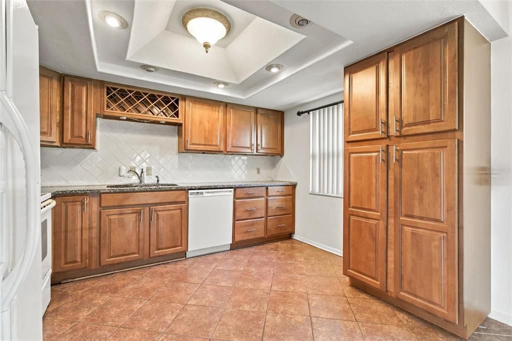 For Sale: $239,900 (2 beds, 2 baths, 1176 Square Feet)