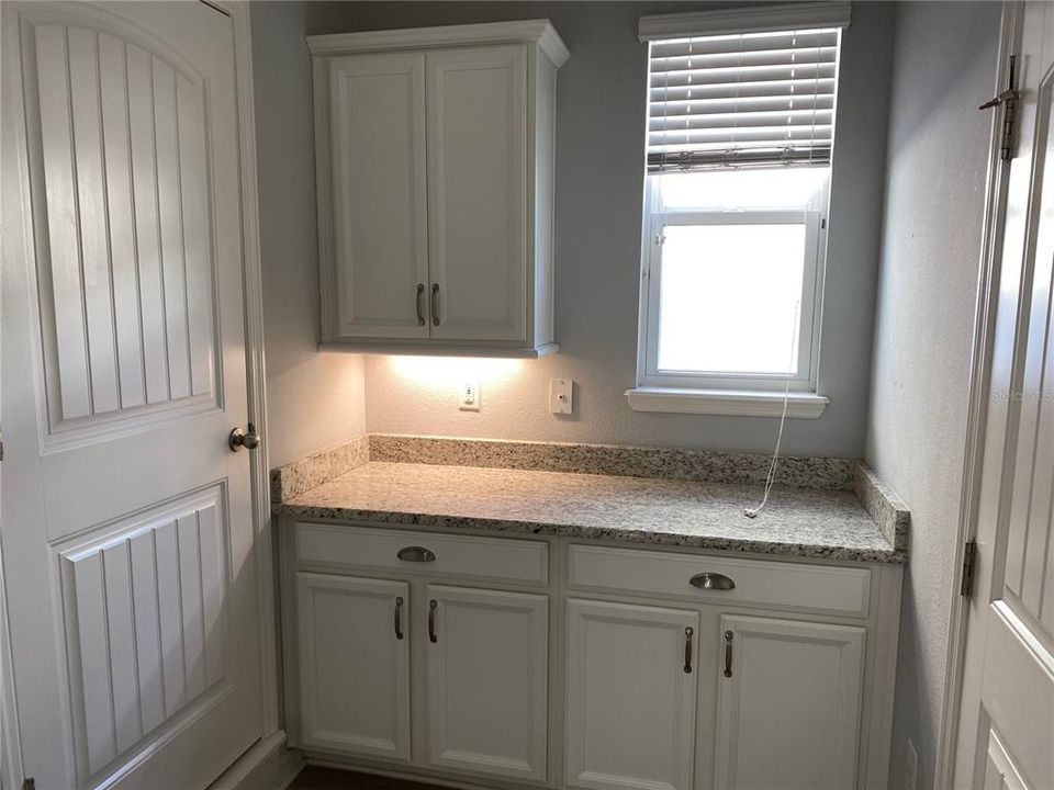 For Rent: $2,600 (3 beds, 2 baths, 1898 Square Feet)
