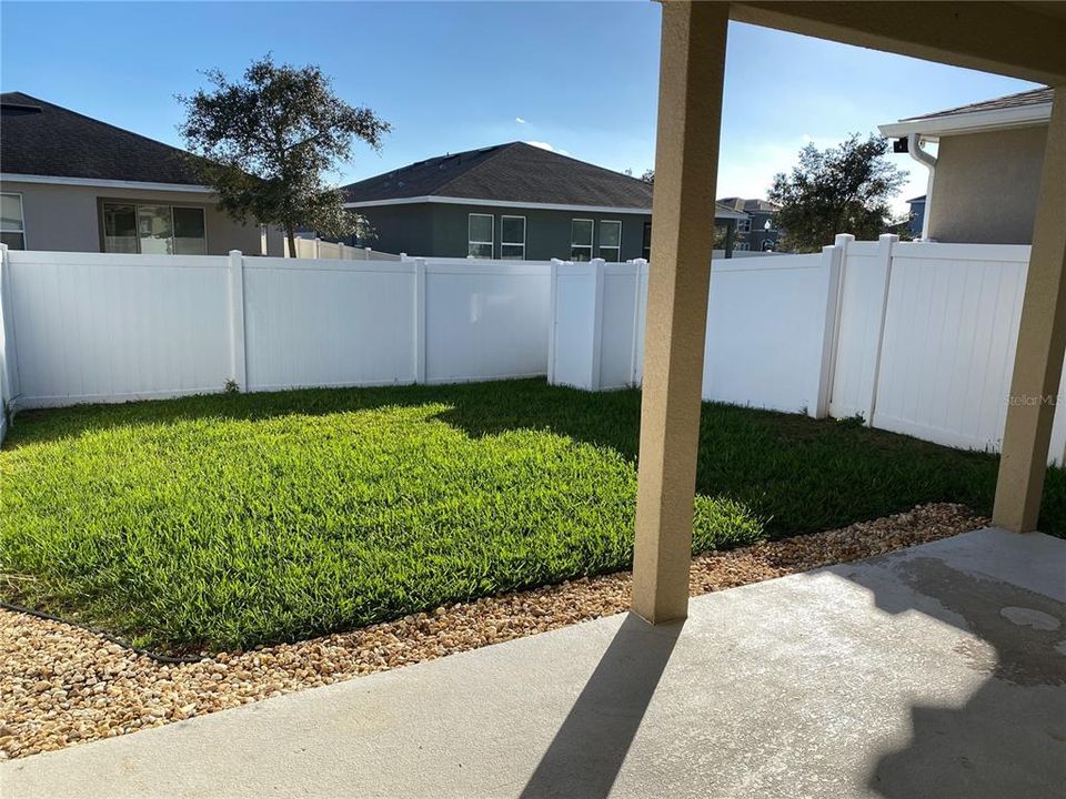For Rent: $2,600 (3 beds, 2 baths, 1898 Square Feet)