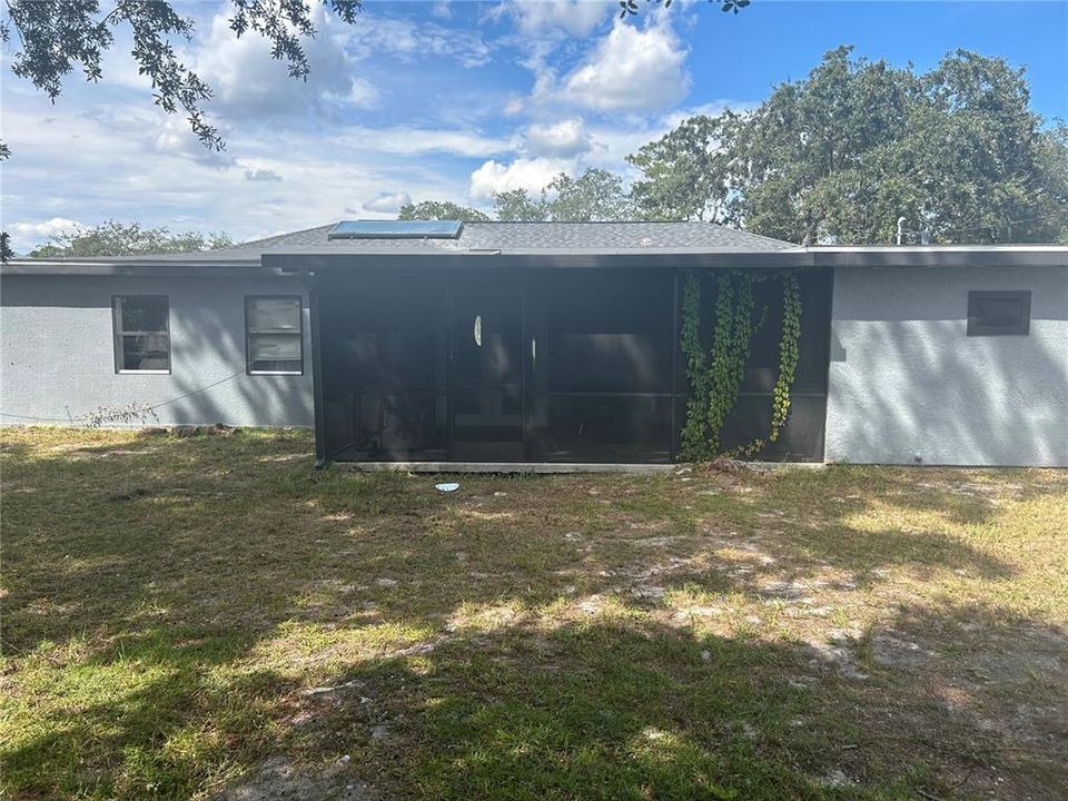 For Sale: $269,900 (5 beds, 3 baths, 1966 Square Feet)