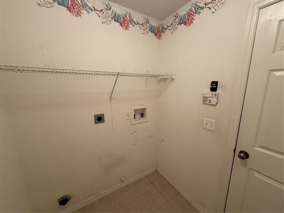 В аренду: $1,950 (4 спален, 2 ванн, 2119 Квадратных фут)