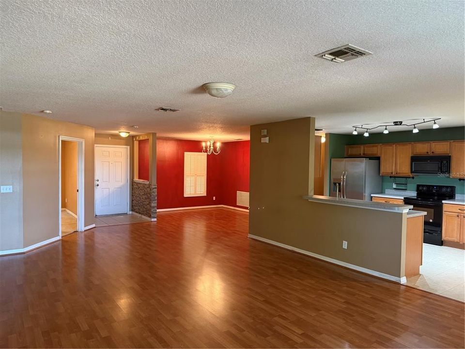 В аренду: $1,950 (4 спален, 2 ванн, 2119 Квадратных фут)