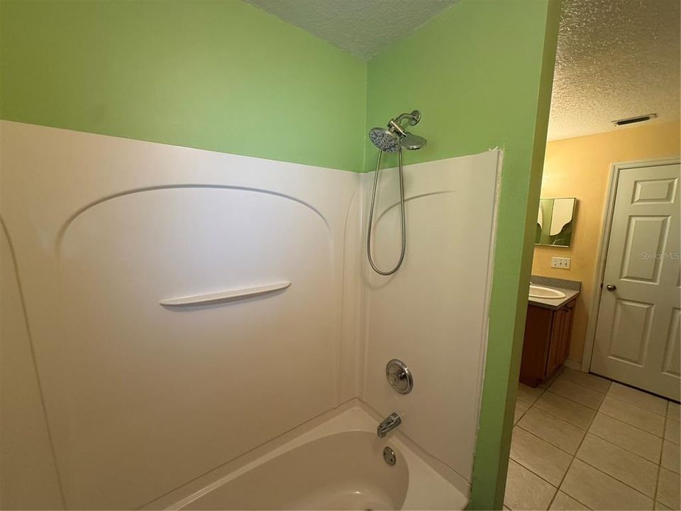 В аренду: $1,950 (4 спален, 2 ванн, 2119 Квадратных фут)