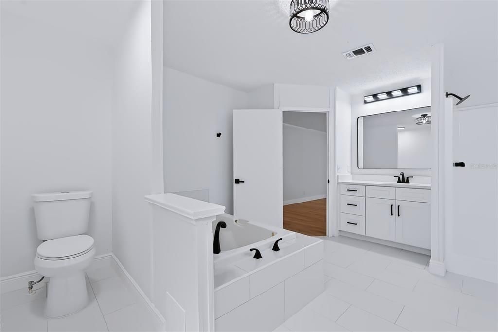 For Sale: $310,000 (3 beds, 2 baths, 2160 Square Feet)