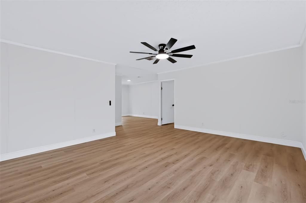 For Sale: $310,000 (3 beds, 2 baths, 2160 Square Feet)