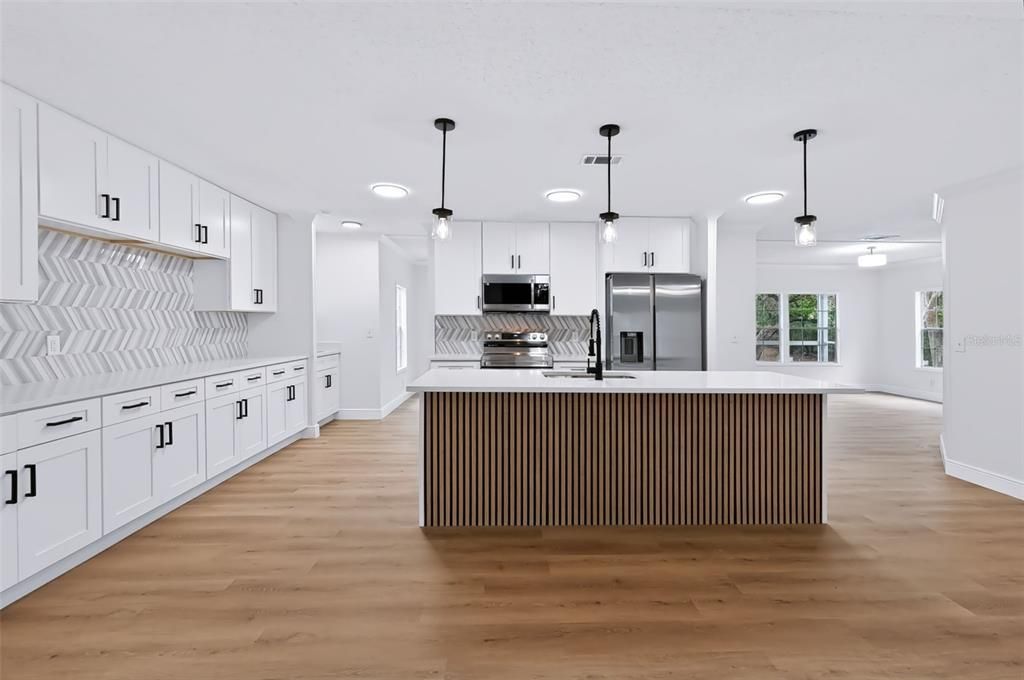 For Sale: $310,000 (3 beds, 2 baths, 2160 Square Feet)