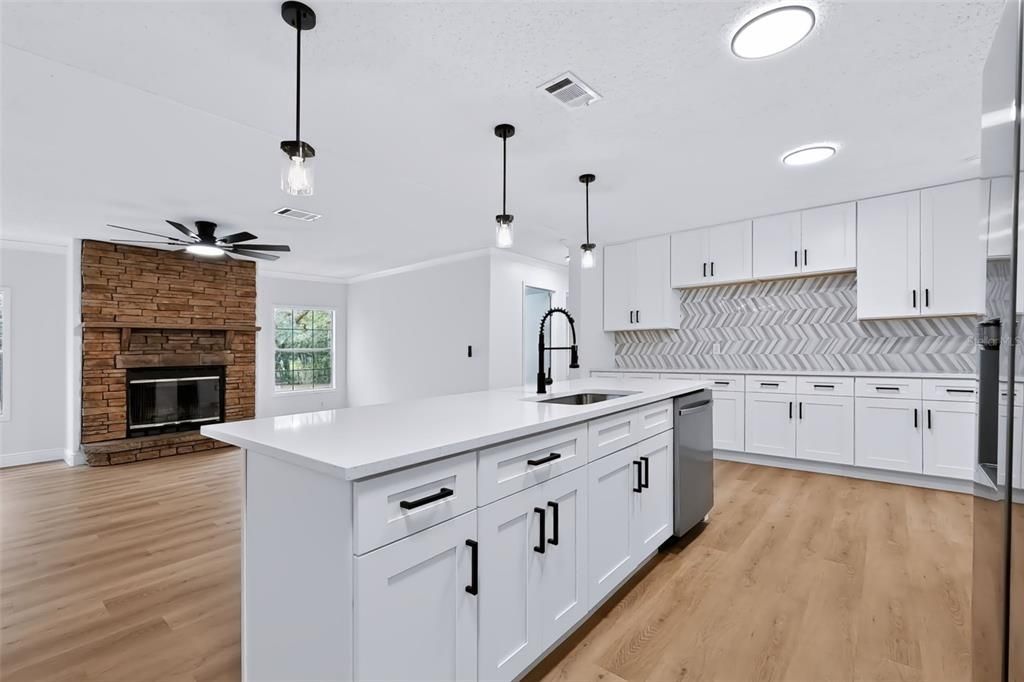 For Sale: $310,000 (3 beds, 2 baths, 2160 Square Feet)
