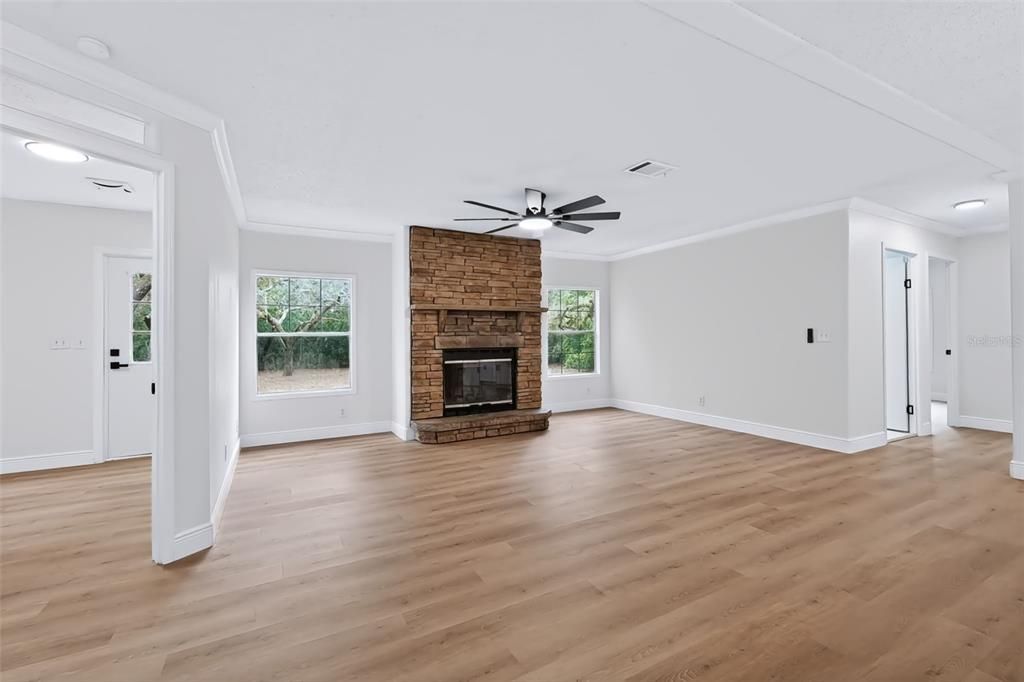For Sale: $310,000 (3 beds, 2 baths, 2160 Square Feet)